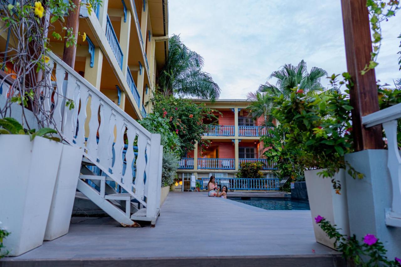 Hotel Casona De La Isla Флорес Экстерьер фото