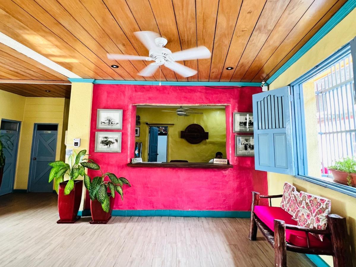 Hotel Casona De La Isla Флорес Экстерьер фото