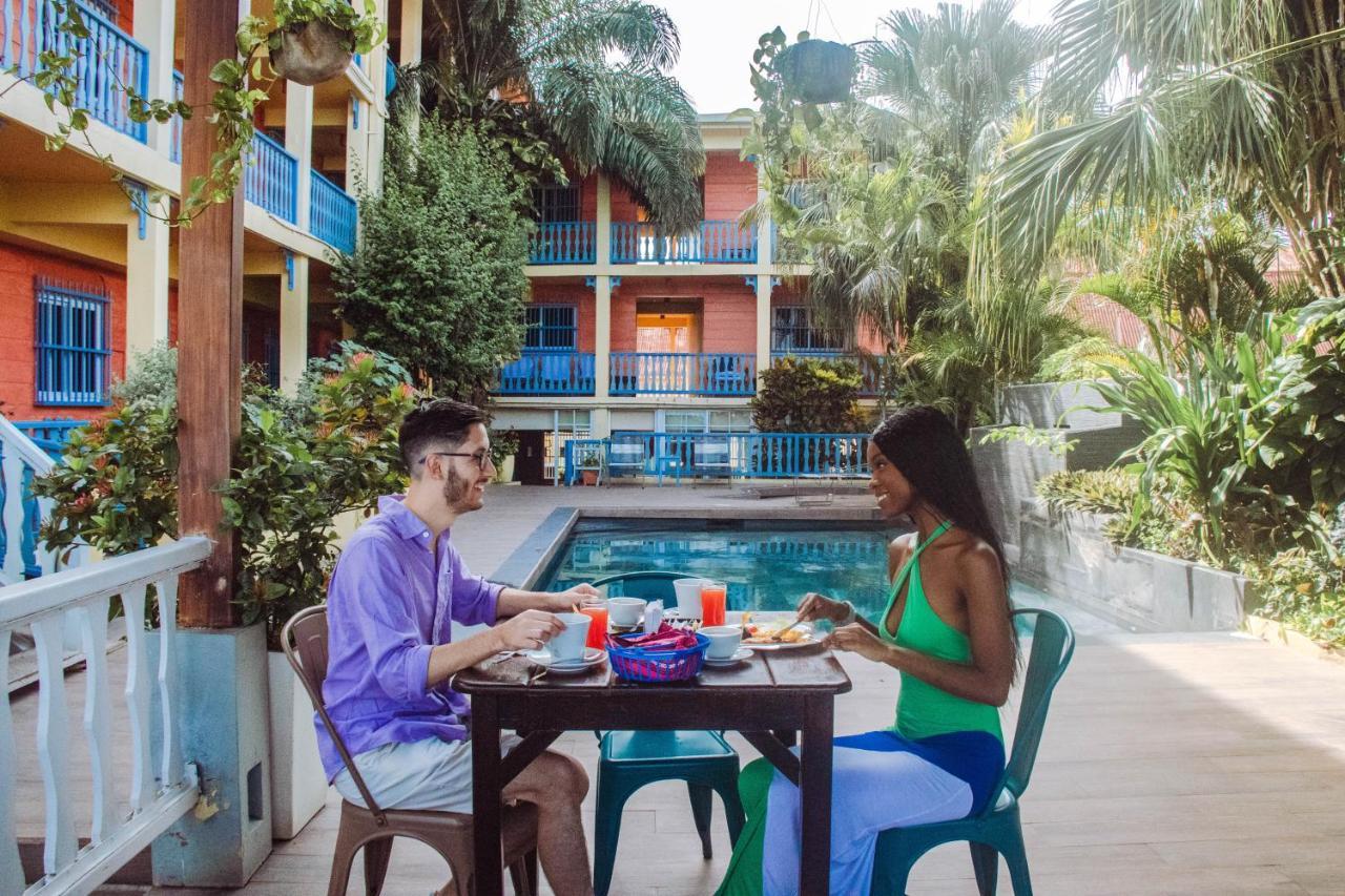 Hotel Casona De La Isla Флорес Экстерьер фото