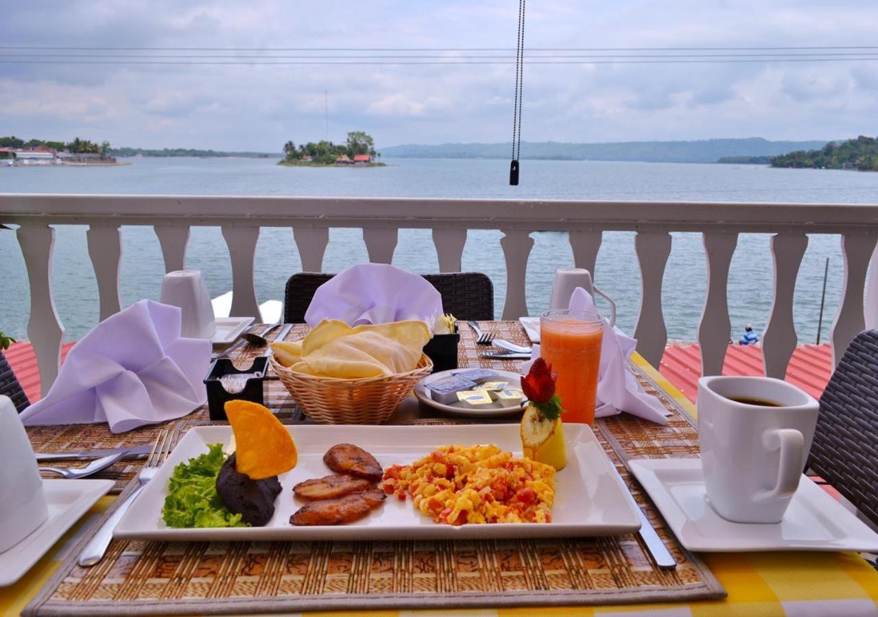 Hotel Casona De La Isla Флорес Экстерьер фото