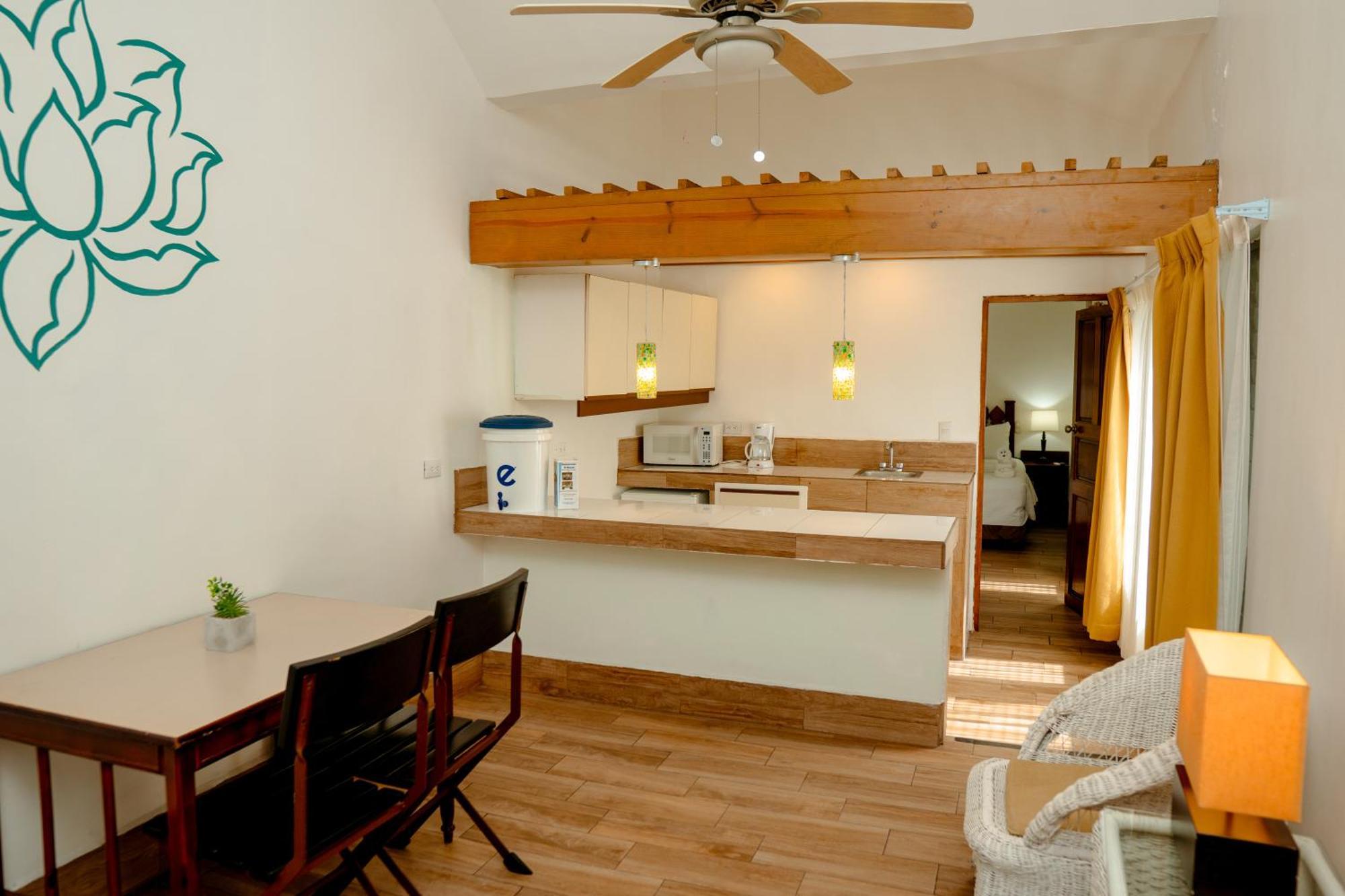 Hotel Casona De La Isla Флорес Экстерьер фото